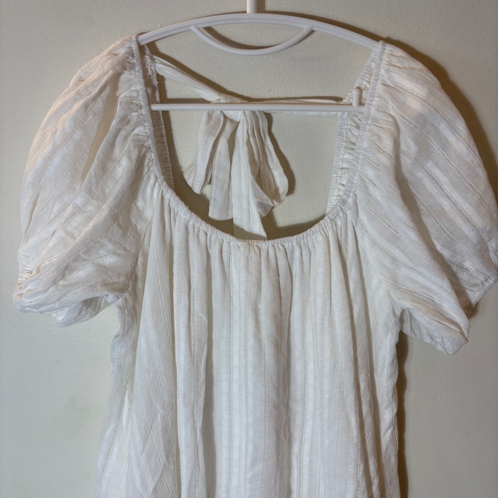 Davi & Dani White Kimmy Dress Puff Sleeve Tiered Back Tie NWT Medium - Picture 3 of 8